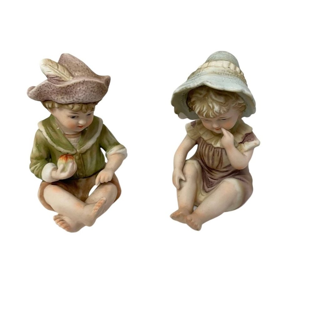 Vintage Pair Bisque‎ Piano Babies Boy Girl Wearing Hats Figurines 4 1/2" x 2"